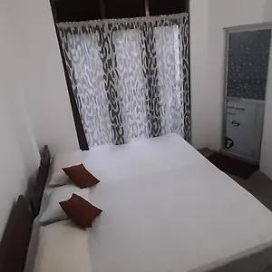 Guest house M, Kandy